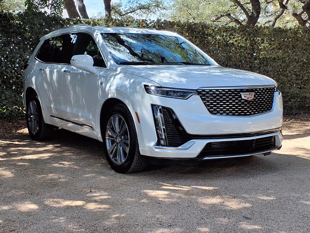 2024 Cadillac XT6 Premium Luxury photo 3