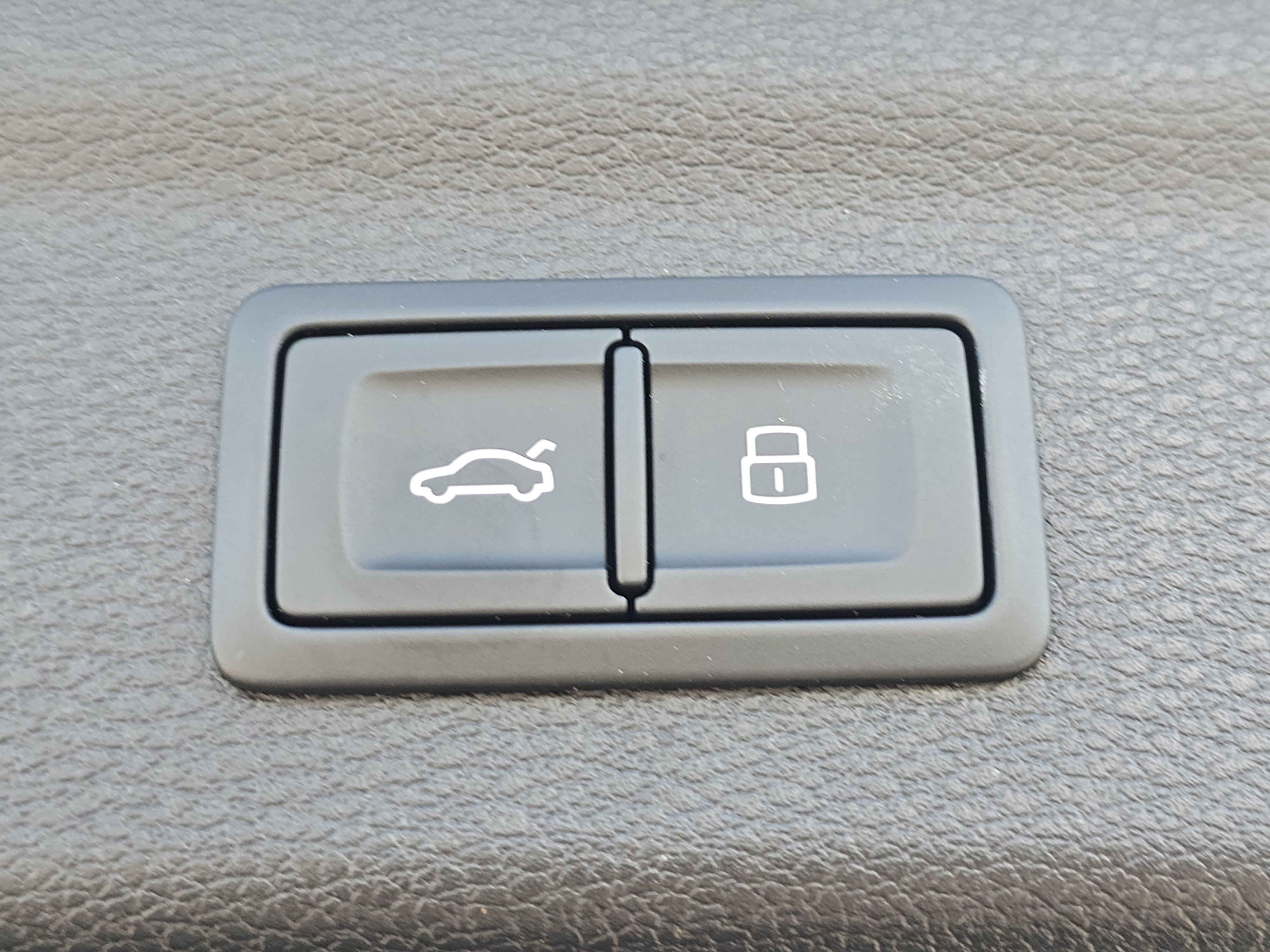 2023 Audi Q3 S line Premium Plus photo 7