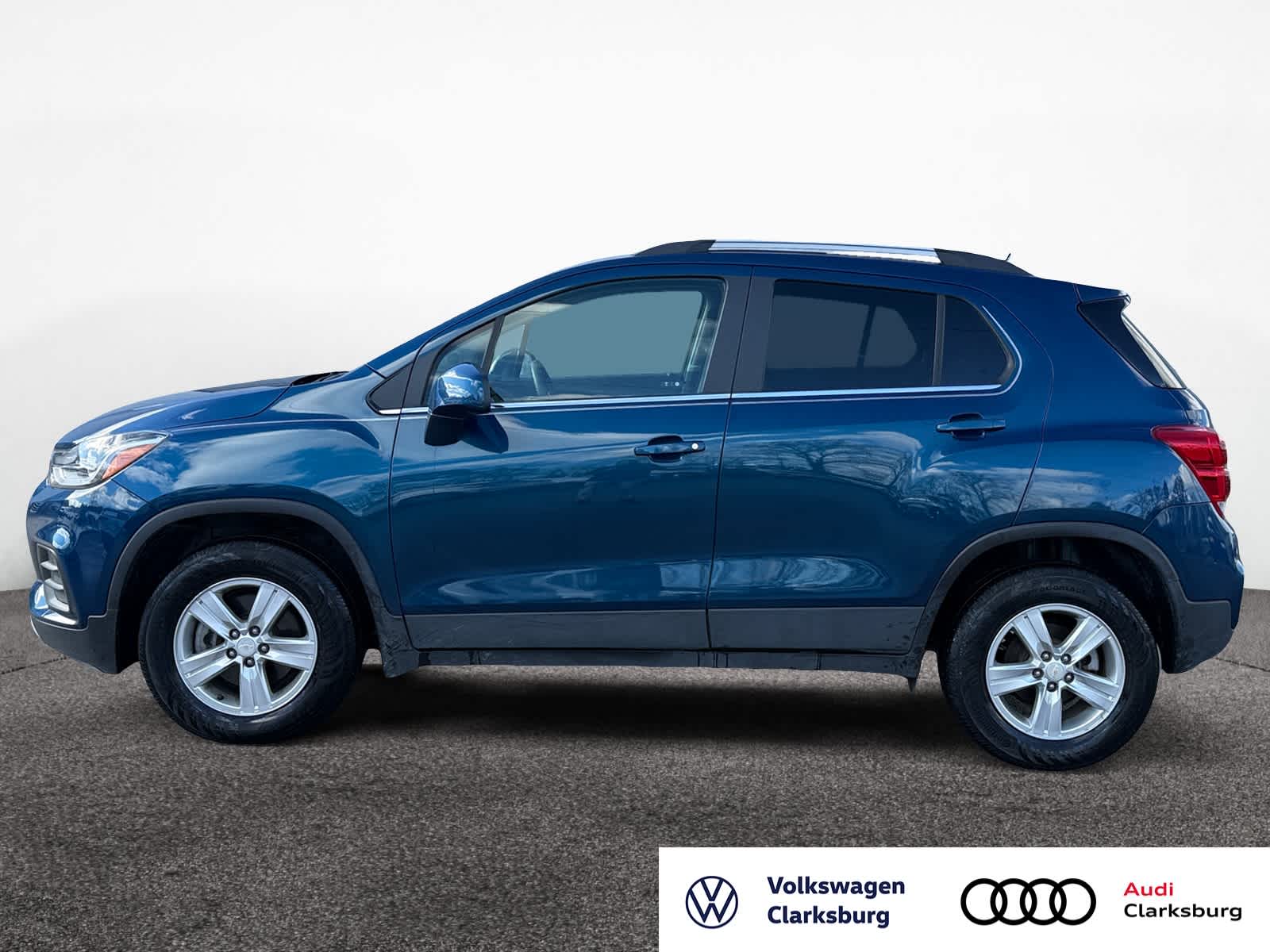 Used 2020 Chevrolet Trax LT with VIN 3GNCJPSB0LL154644 for sale in Bridgeport, WV