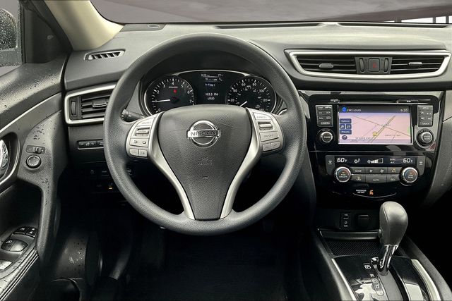 2016 Nissan Rogue SV photo 4