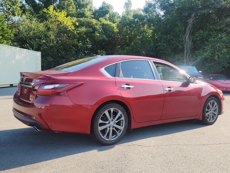 2018 Nissan Altima 2.5 SR photo 2