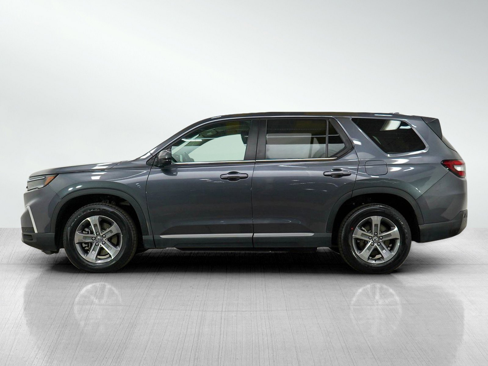 Used 2024 Honda Pilot EX-L with VIN 5FNYG1H42RB046259 for sale in Burnsville, Minnesota