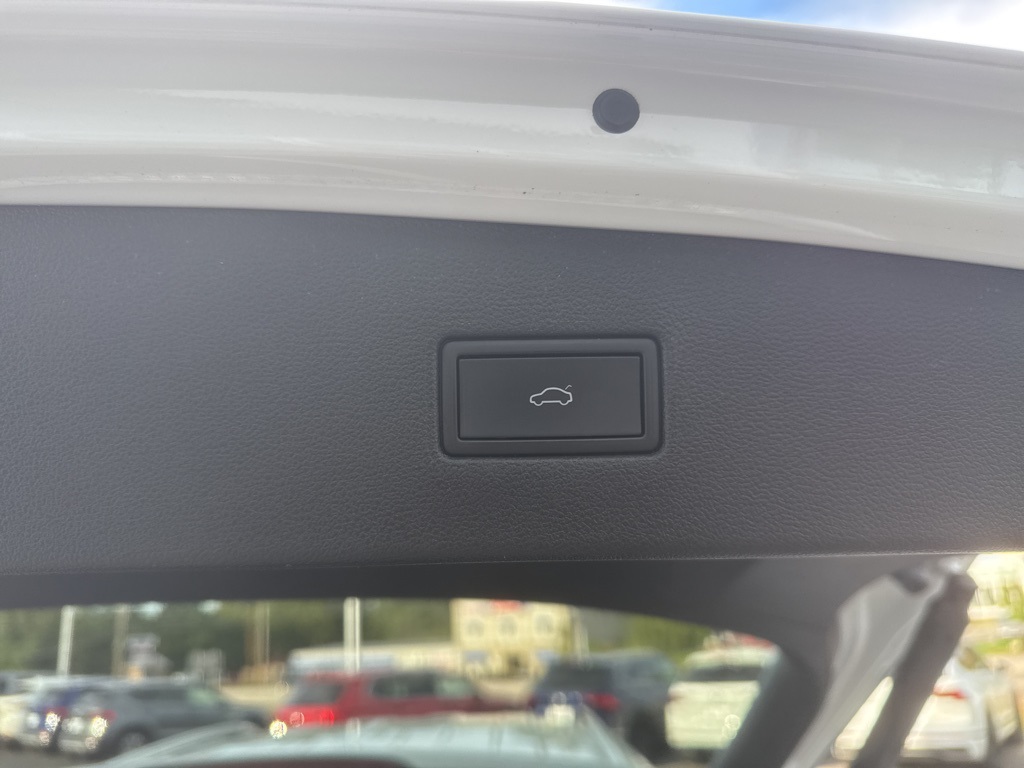 2022 Volkswagen Tiguan SE photo 24