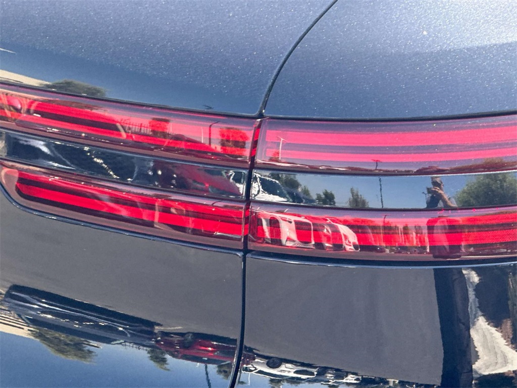 2026 Genesis Electrified GV70 Advanced photo 17