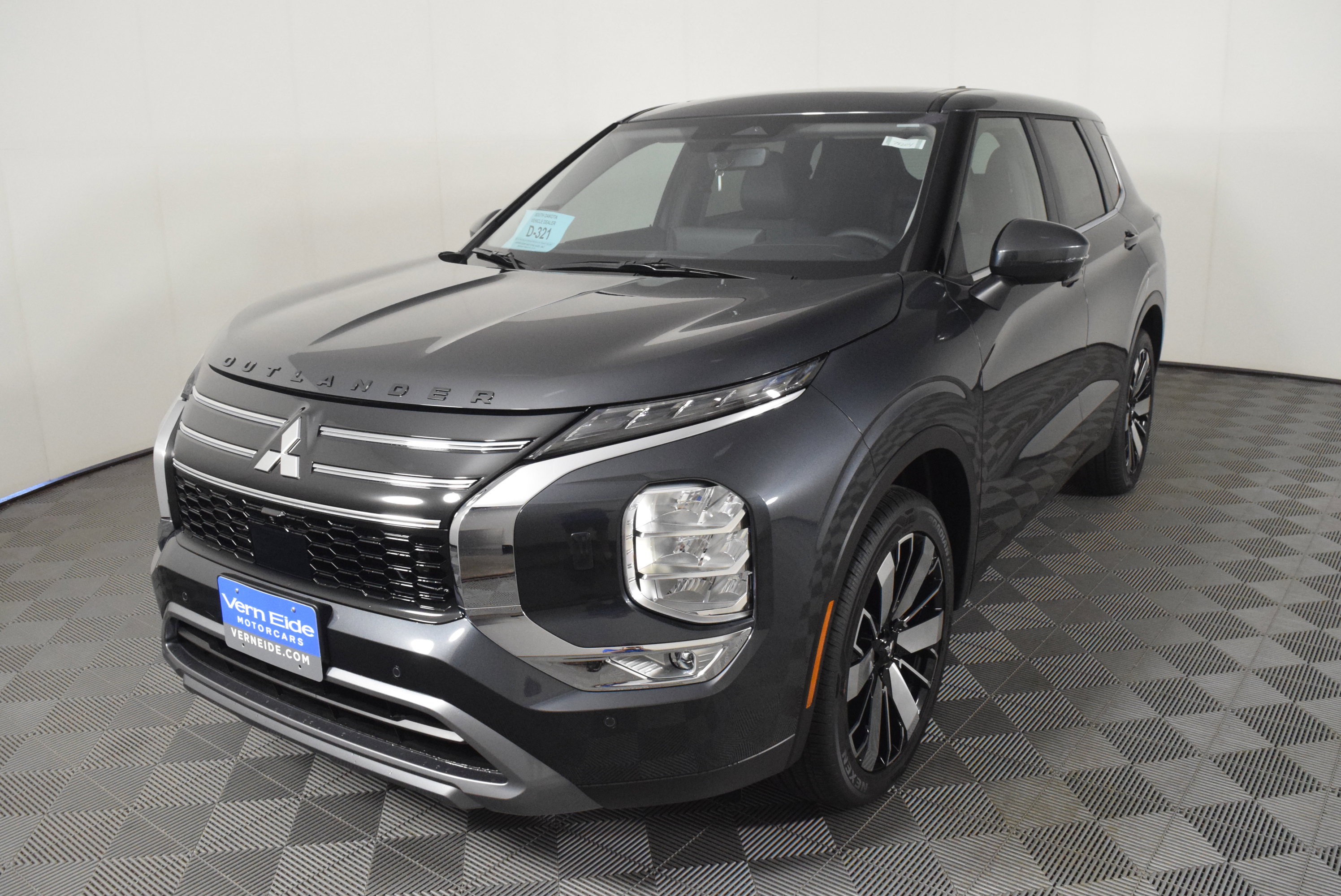 2025 Mitsubishi Outlander SE photo 10
