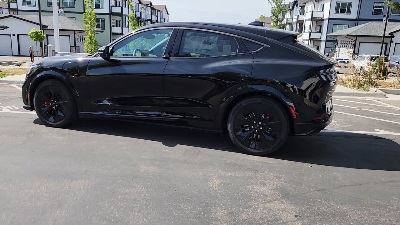 2025 Ford Mustang Mach-E GT photo 3