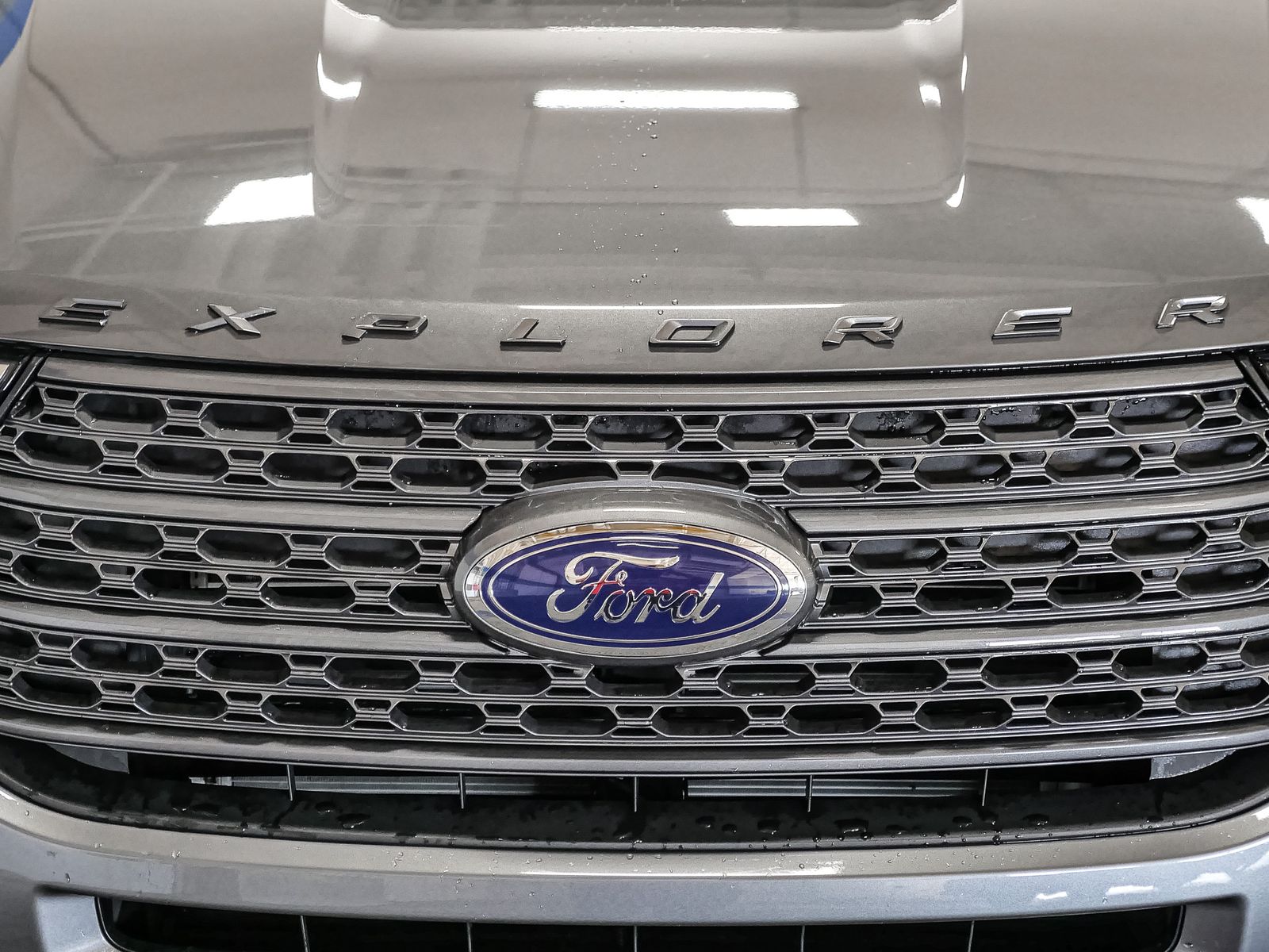 2023 Ford Explorer XLT photo 13