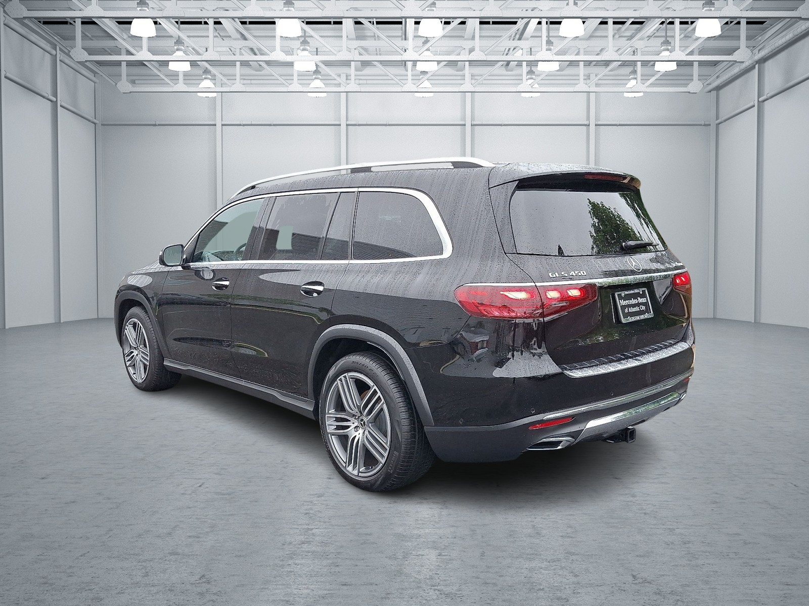 2025 Mercedes Benz GLS 450 4MATIC photo 3