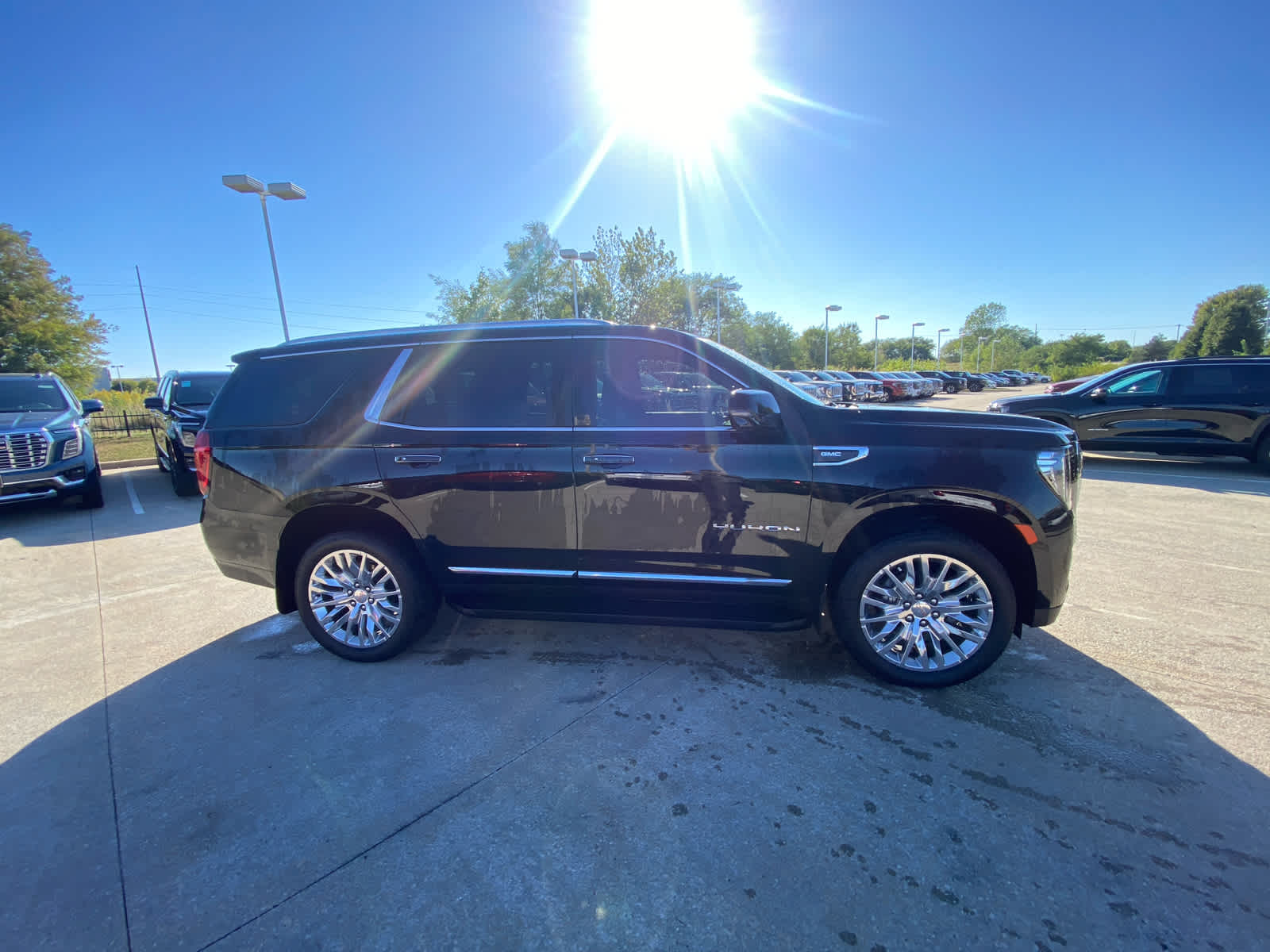 2024 Gmc Yukon SLT photo 4