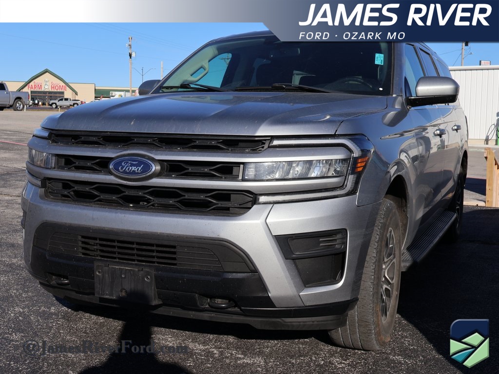 2022 Ford Expedition XLT's photo