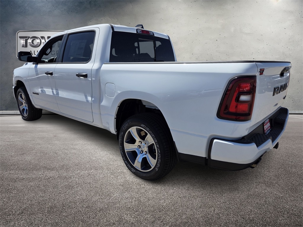 2025 Ram 1500 Tradesman photo 3