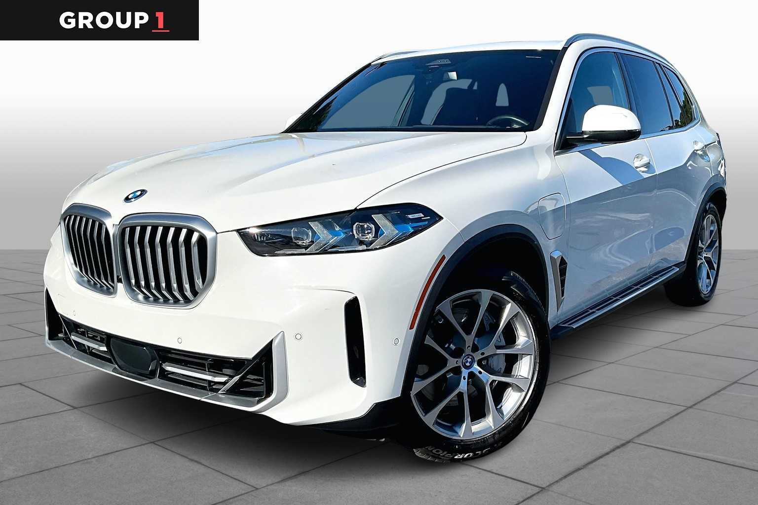 2025 BMW X5 50e's photo
