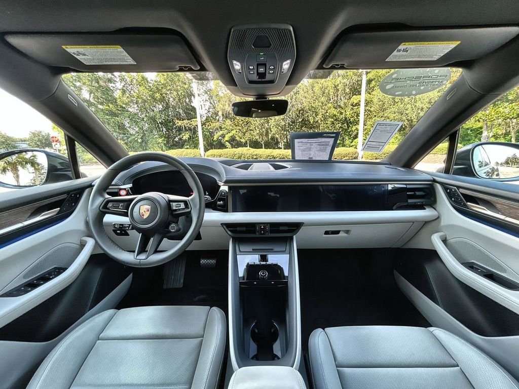 2024 Porsche Macan Electric 4 photo 24