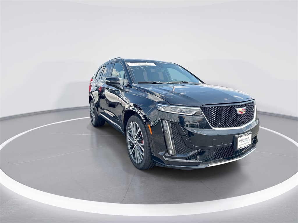 2024 Cadillac XT6 Sport photo 2