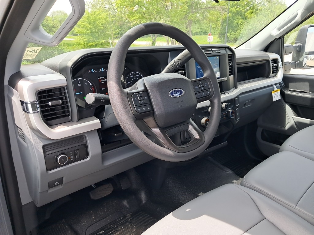 2024 Ford F-550 XL photo 12