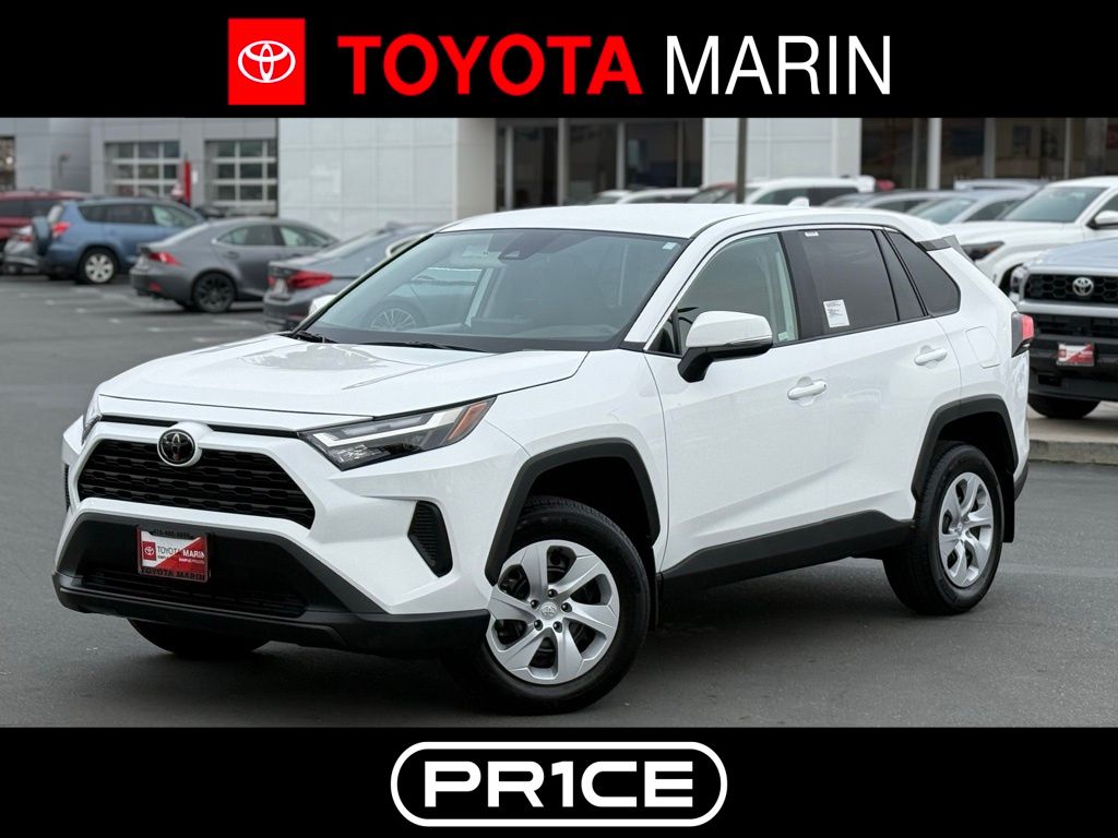 2025 Toyota RAV4 LE's photo