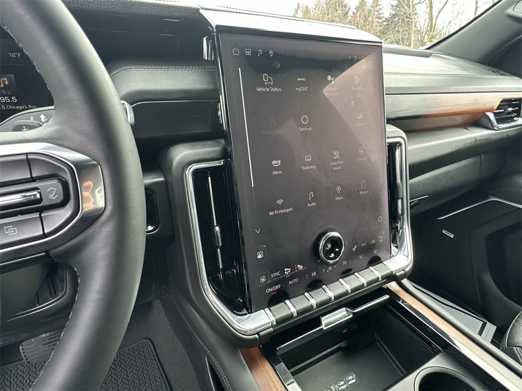 2025 GMC YUKON - Image 13