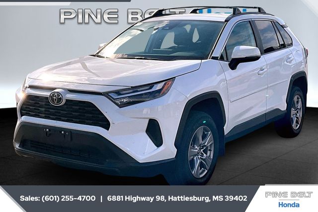 2023 Toyota RAV4 XLE's photo