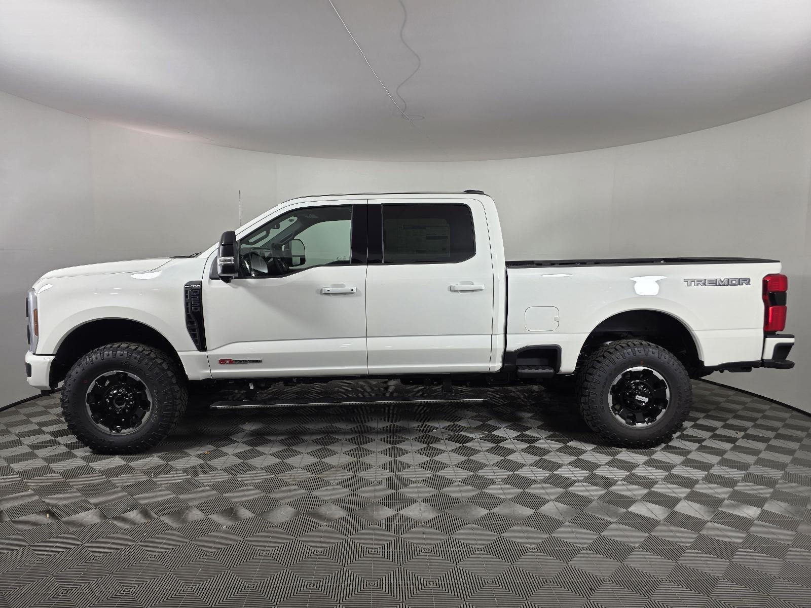2026 Ford F-250 Platinum photo 2