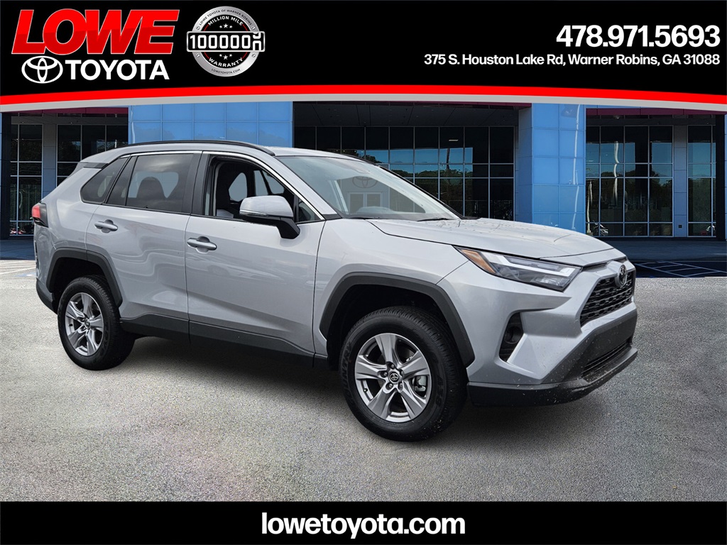 2025 Toyota RAV4 XLE's photo
