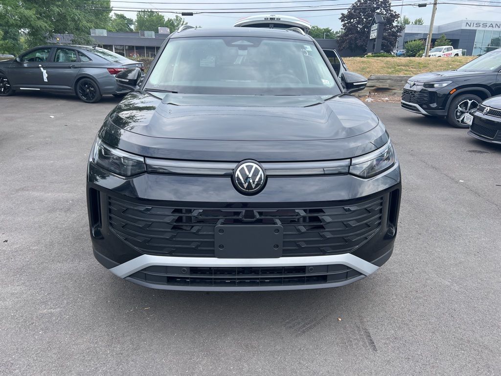 2025 Volkswagen Tiguan SE photo 2