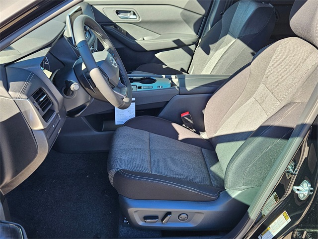 2026 Nissan Rogue SV photo 4