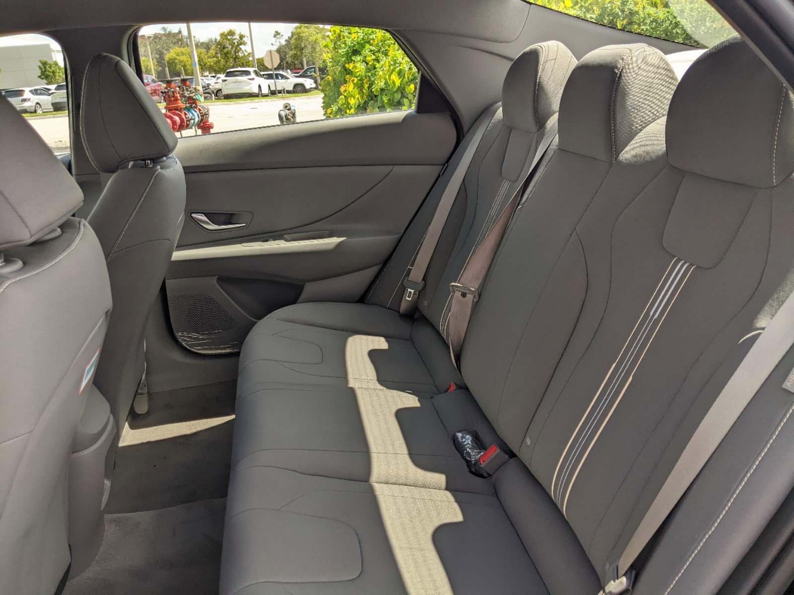 2025 Hyundai Elantra SEL Sport photo 15