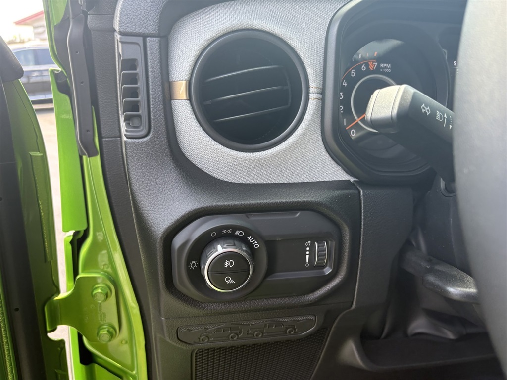 2025 Jeep Gladiator Sport S photo 10