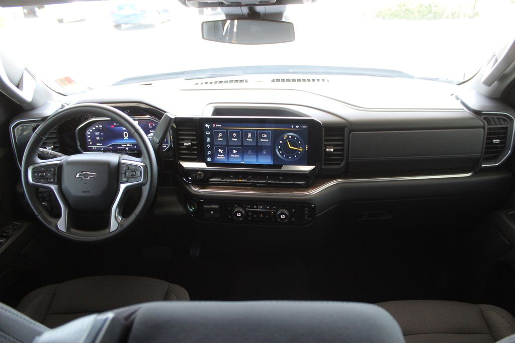 2023 Chevrolet Silverado 1500 RST photo 14