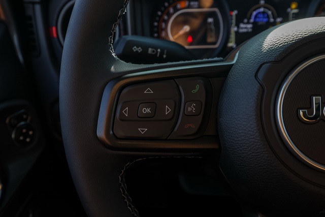 2025 Jeep Wrangler Rubicon photo 23