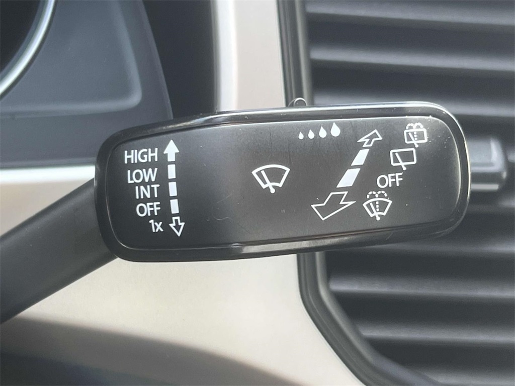 2021 Volkswagen Atlas Cross Sport SE Technology photo 33