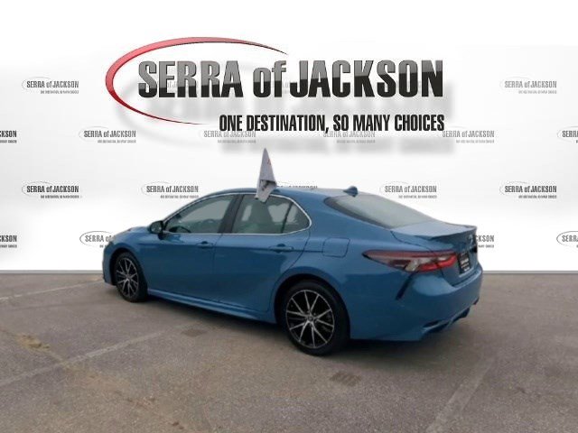 2023 Toyota Camry SE photo 6