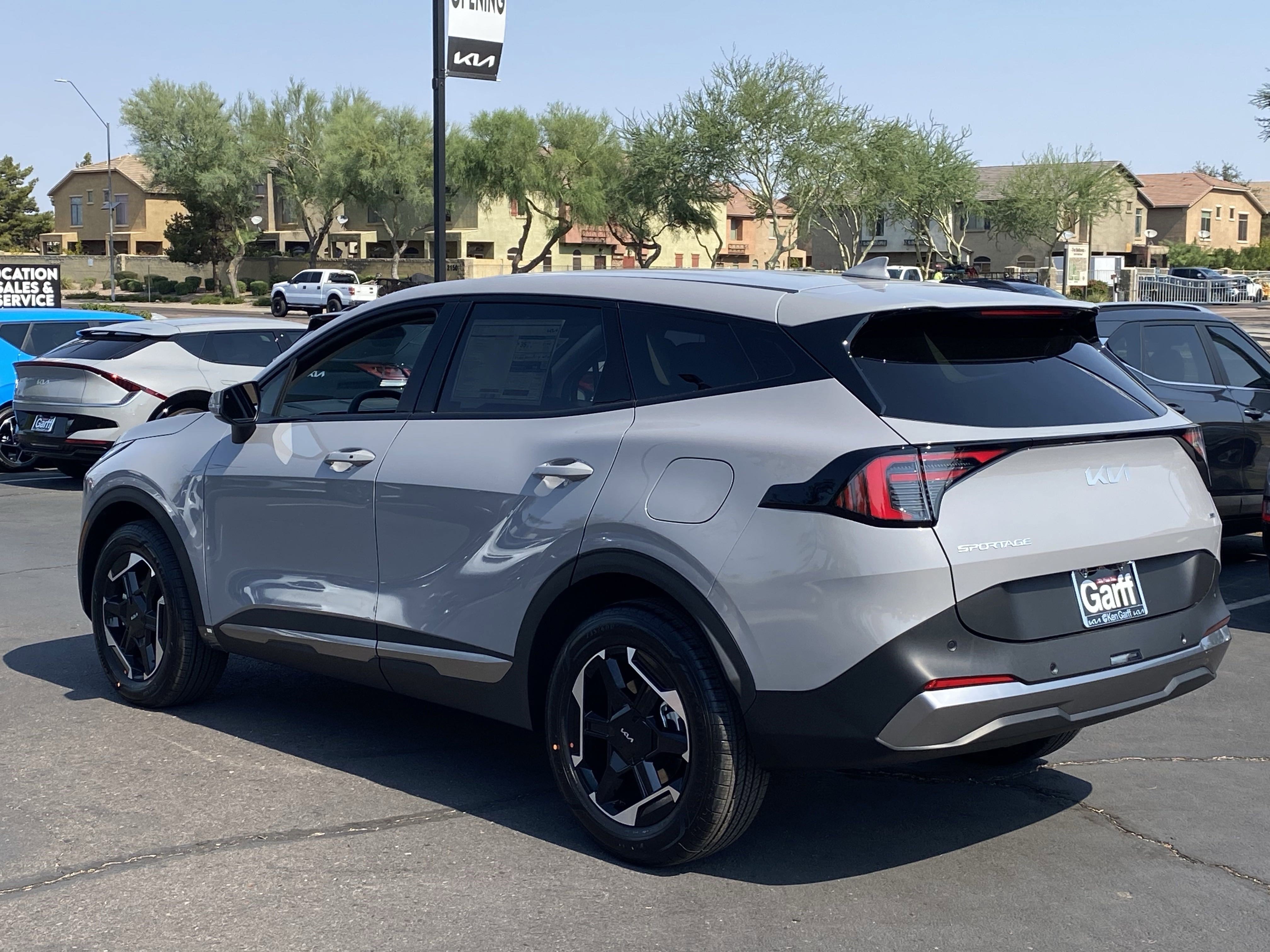 2026 Kia Sportage Hybrid S photo 3