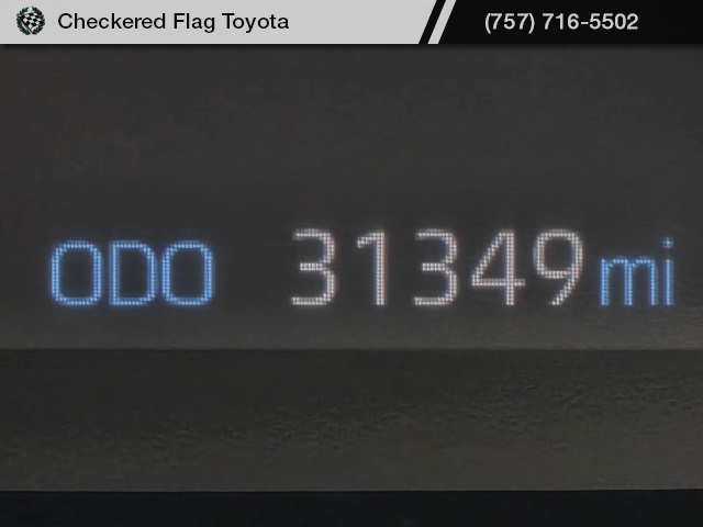 2022 Toyota Highlander LE photo 13