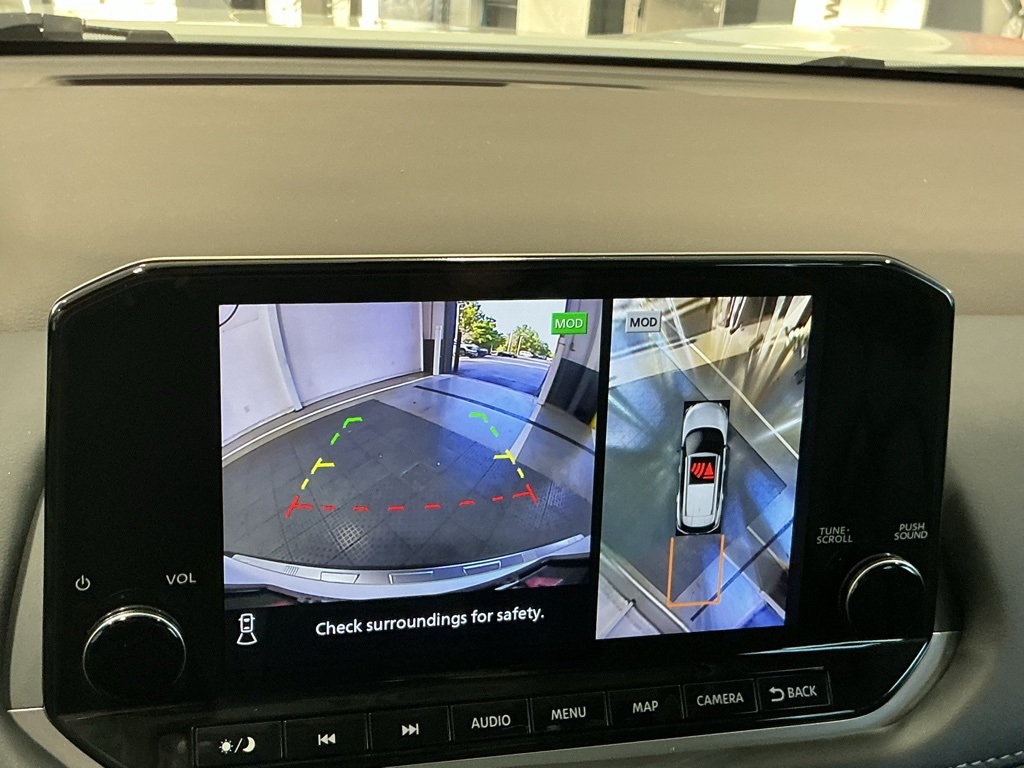 2023 Nissan Rogue SL photo 8