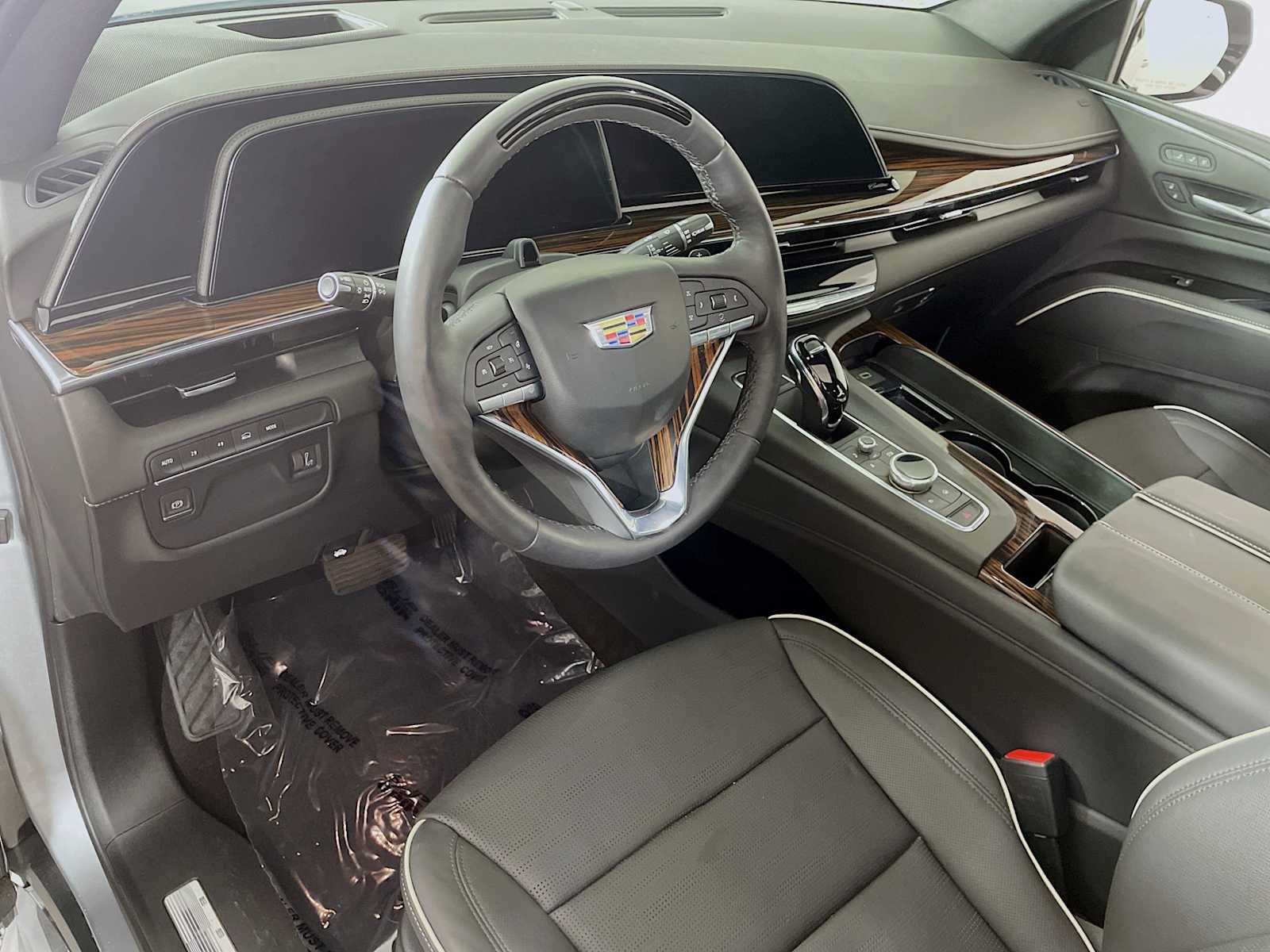 2023 Cadillac Escalade Premium Luxury photo 7