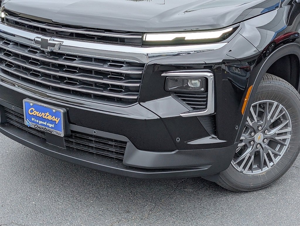 2025 Chevrolet Traverse photo 3