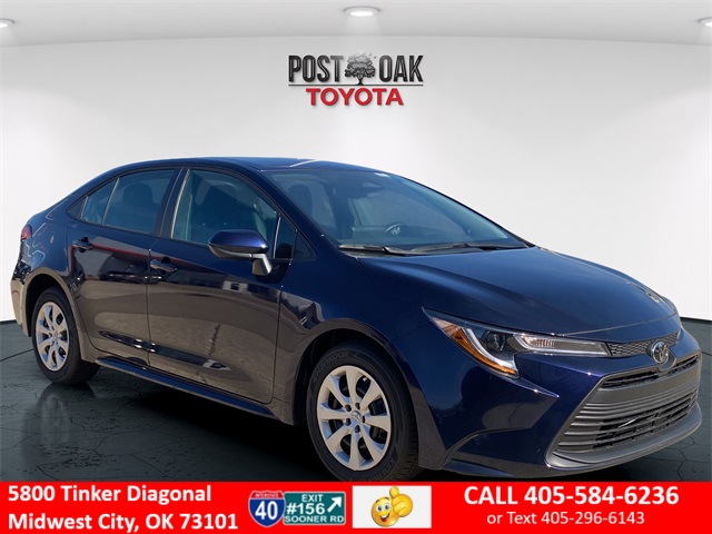 2025 Toyota Corolla LE's photo