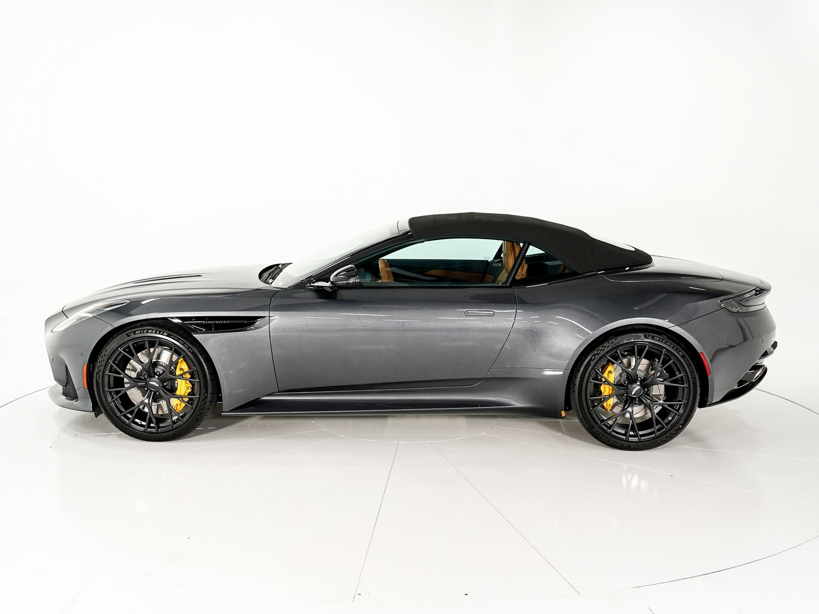 2025 Aston Martin DB12 AM5 photo 3