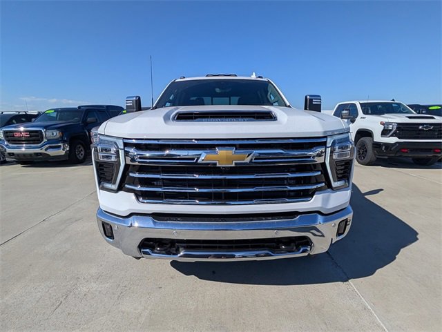 2026 Chevrolet Silverado 2500HD LTZ photo 2