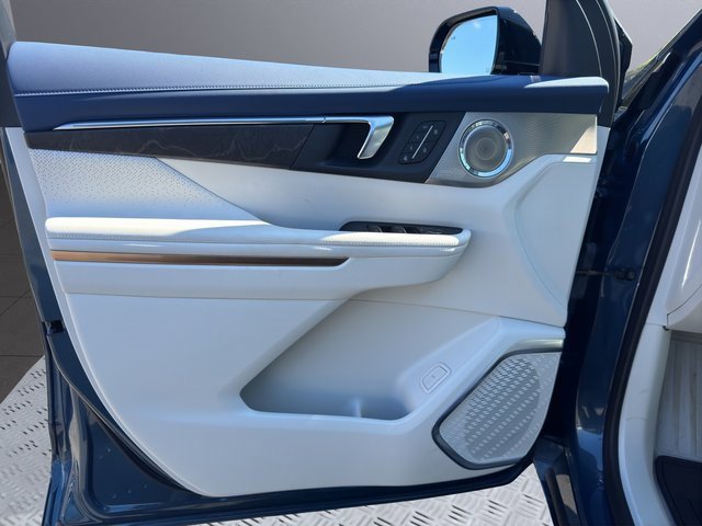 2025 Buick Enclave Avenir photo 13