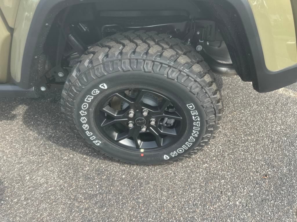 2025 Jeep Gladiator Willys photo 12