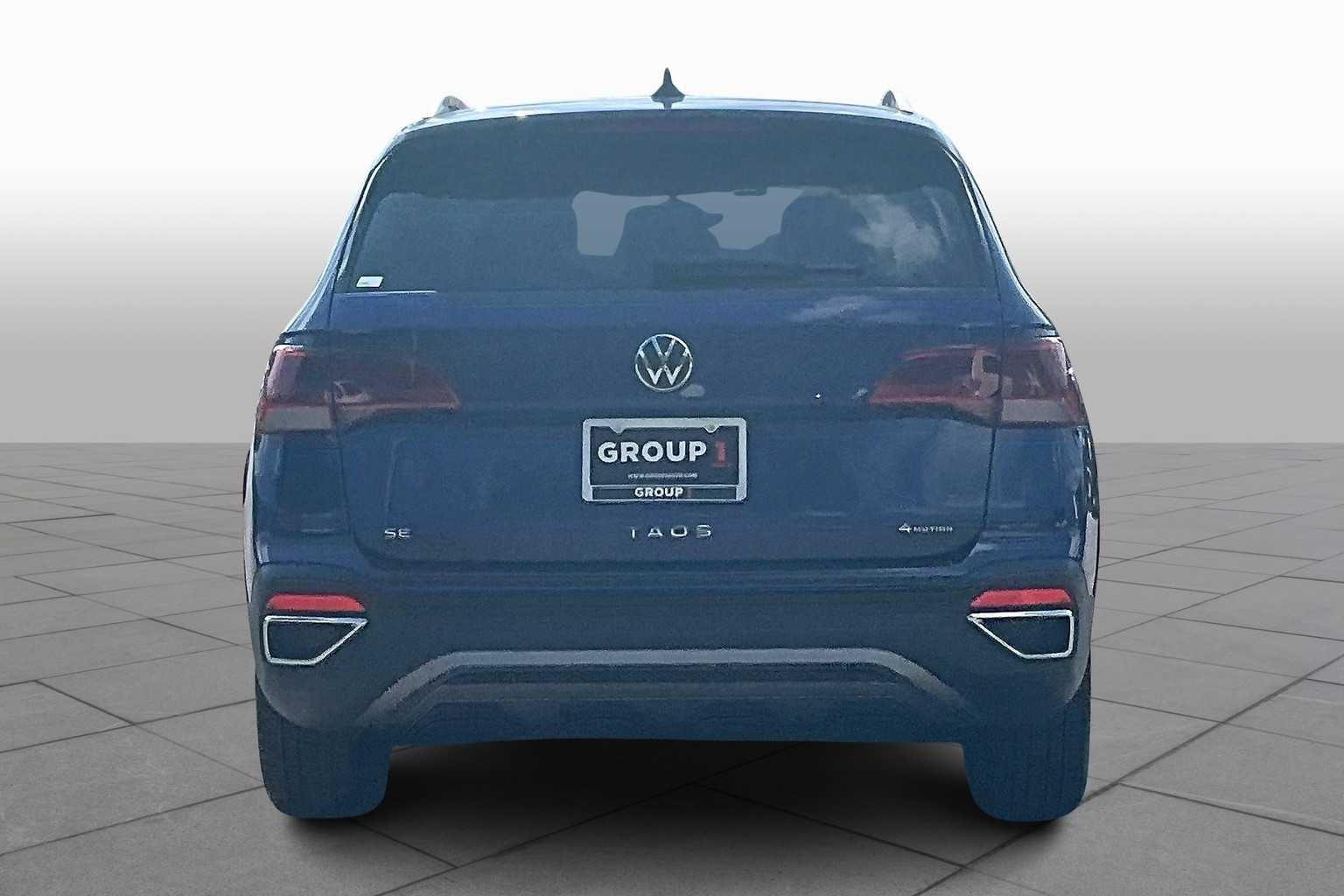 2023 Volkswagen Taos SE photo 4