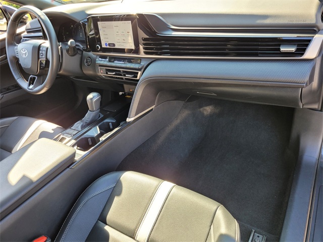 2025 Toyota Camry SE photo 16