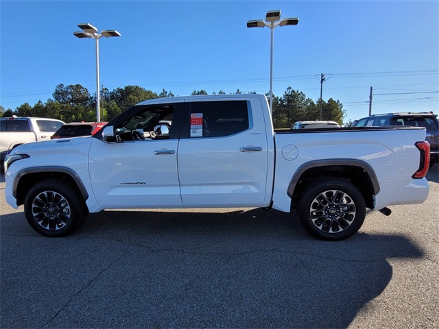 2025 Toyota Tundra Limited CrewMax photo 4