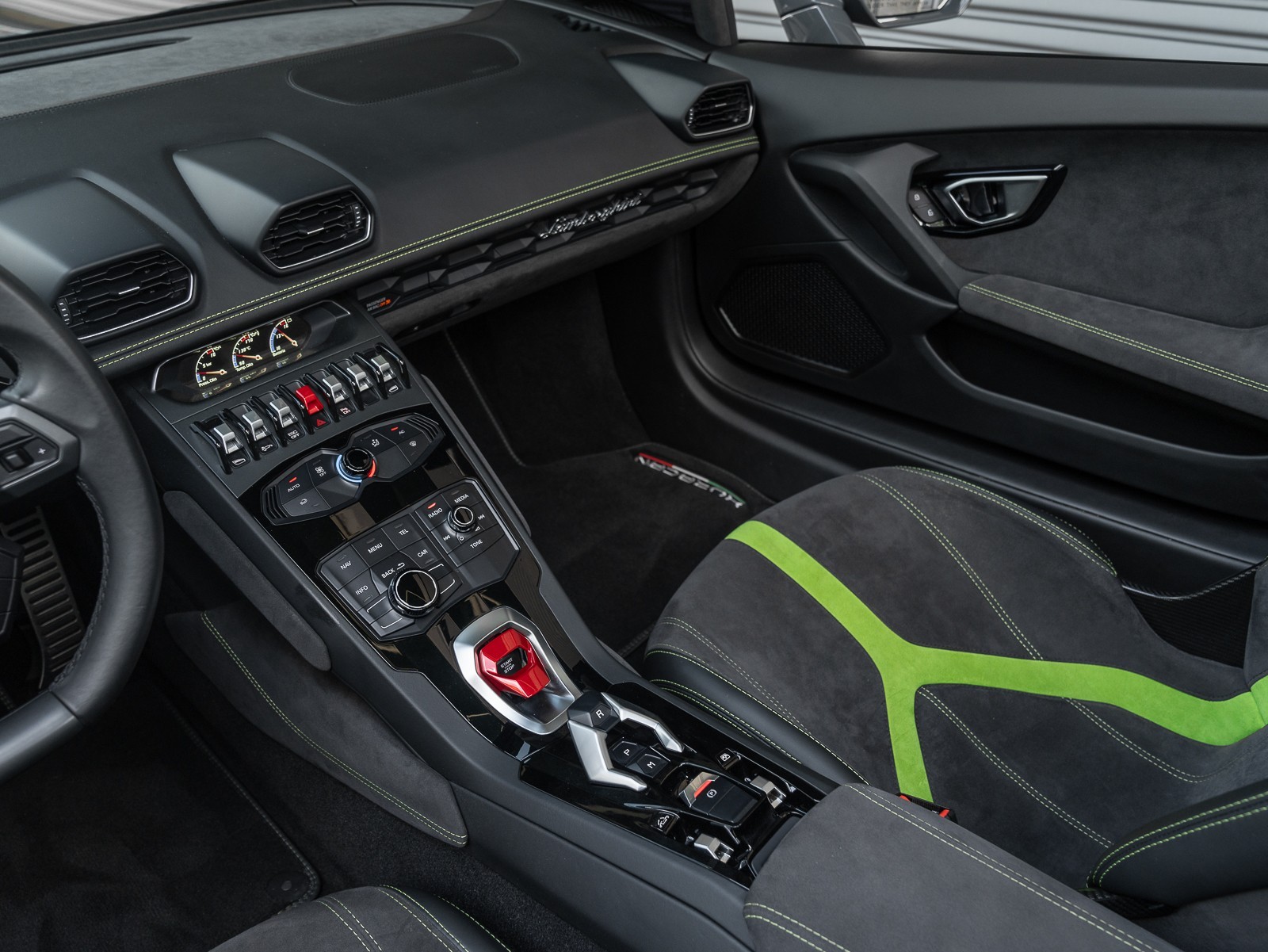 2016 Lamborghini Huracan LP 610-4 Spyder photo 25