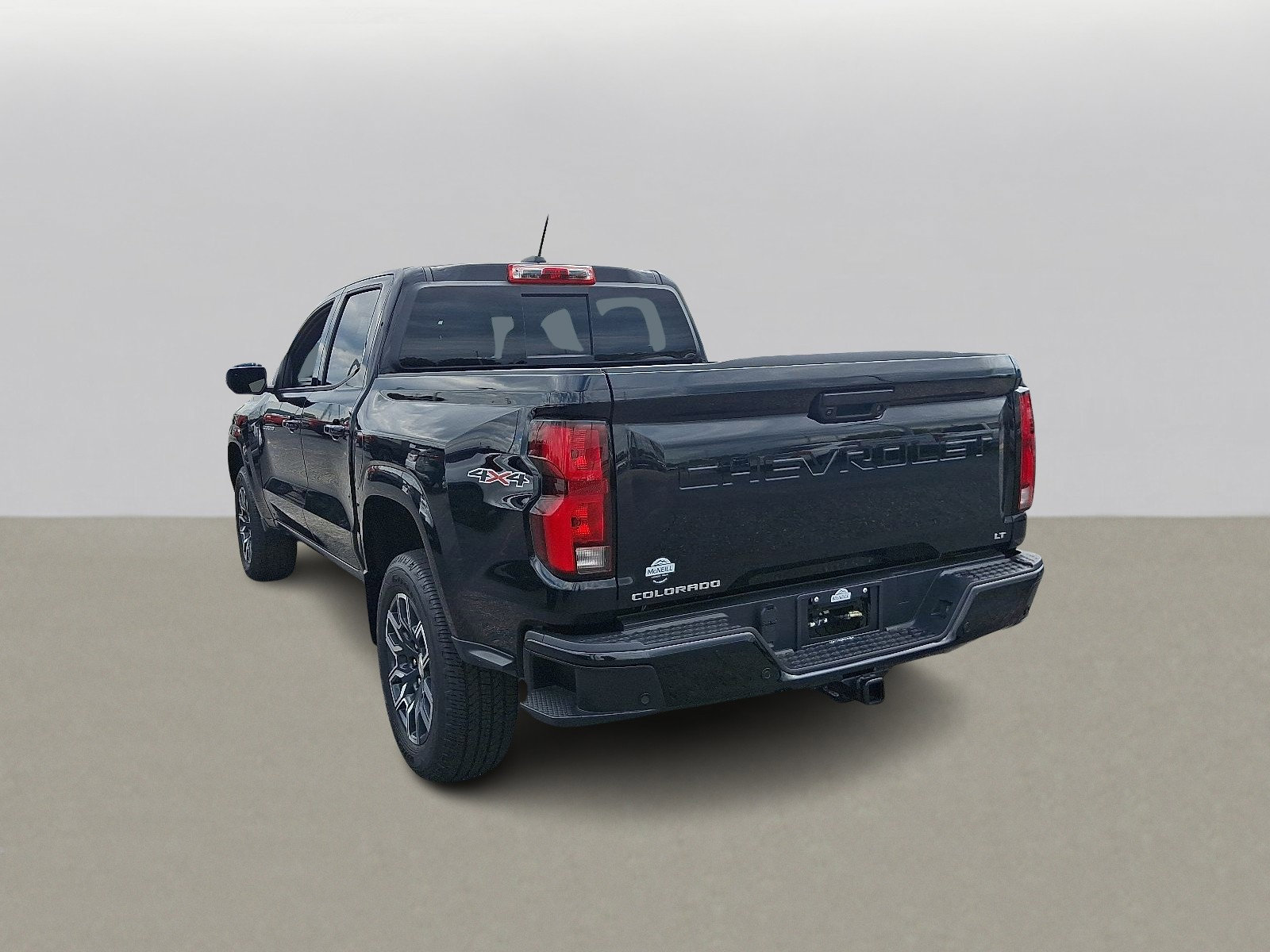 2024 Chevrolet Colorado LT photo 8