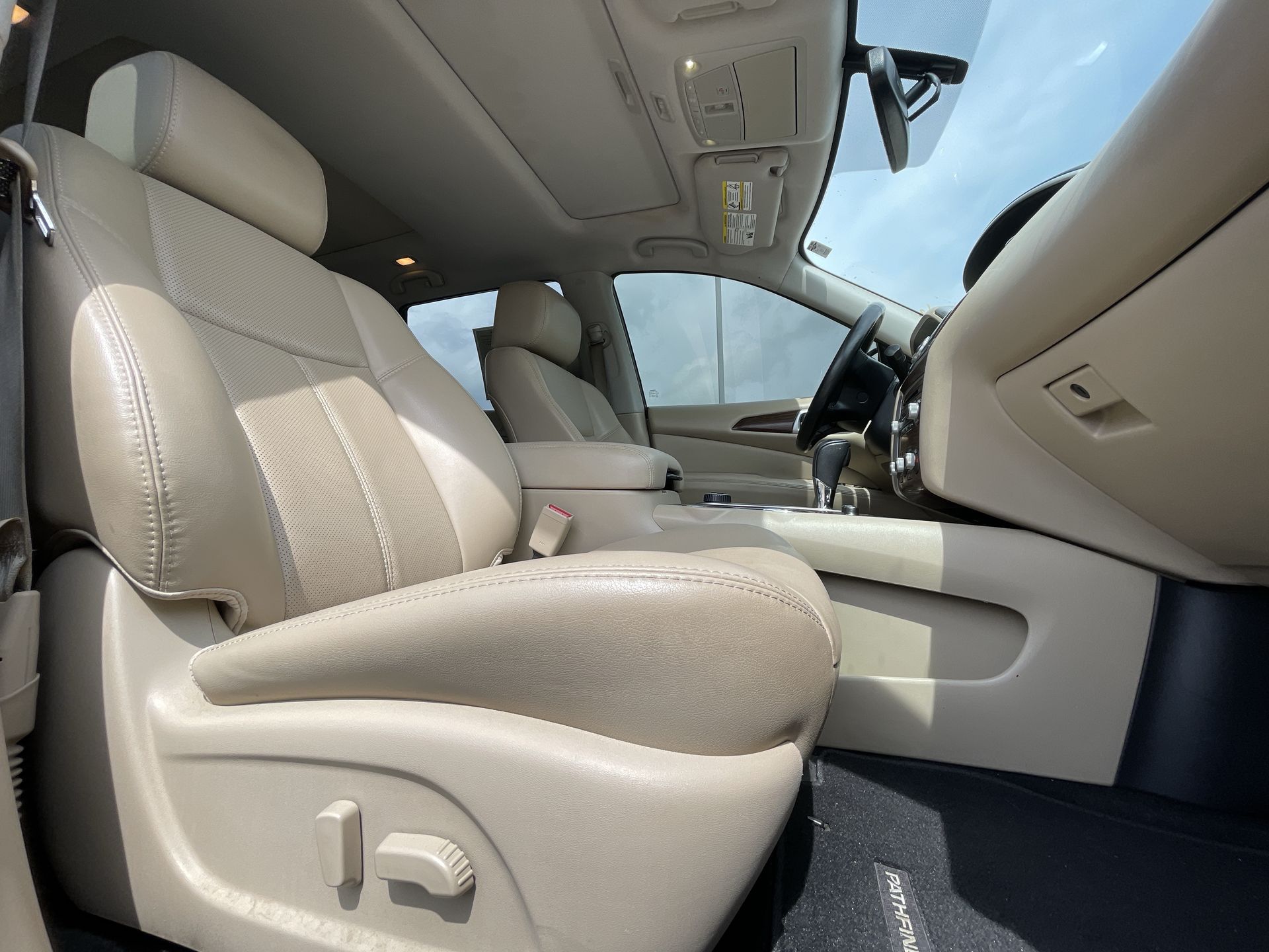 2019 Nissan Pathfinder Platinum photo 60