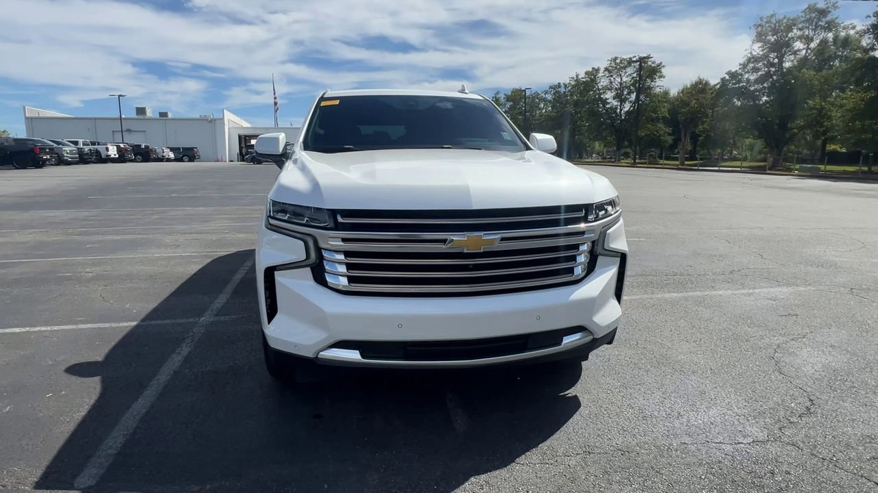 2021 Chevrolet Suburban High Country photo 2