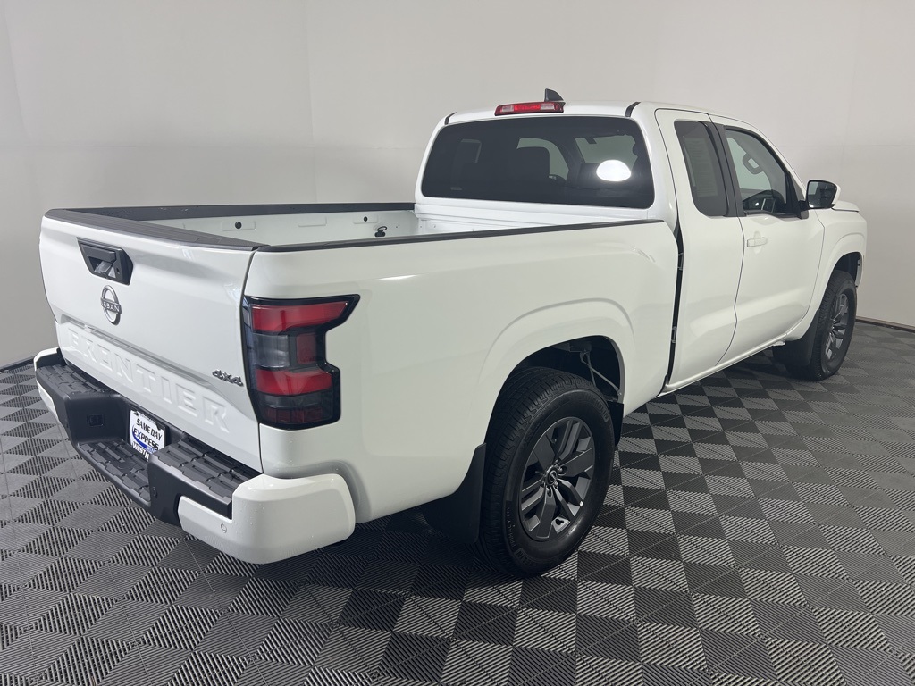 2025 Nissan Frontier SV photo 3